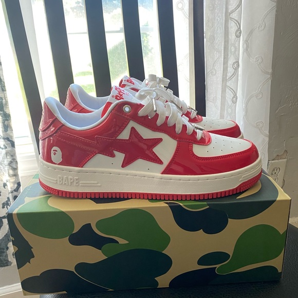 Red bapestas size 10